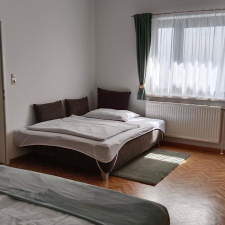 Appartment Weinbau Muellner Нойзідль-ам-Зе Екстер'єр фото