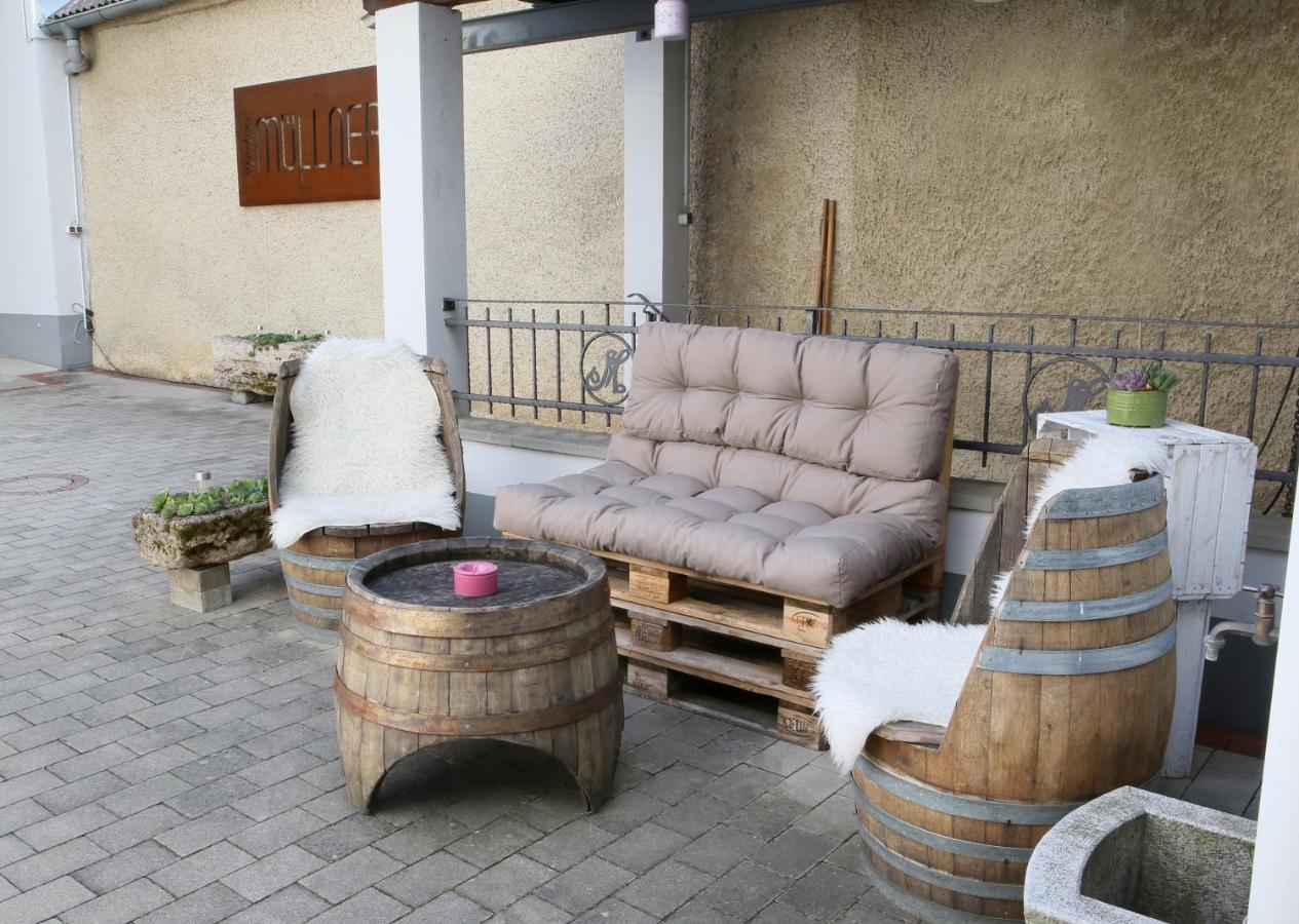Appartment Weinbau Muellner Нойзідль-ам-Зе Екстер'єр фото