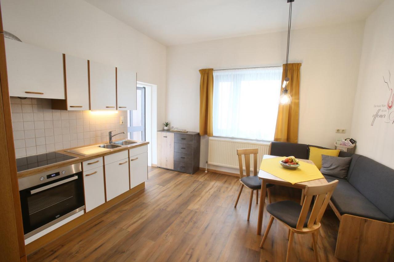 Appartment Weinbau Muellner Нойзідль-ам-Зе Екстер'єр фото