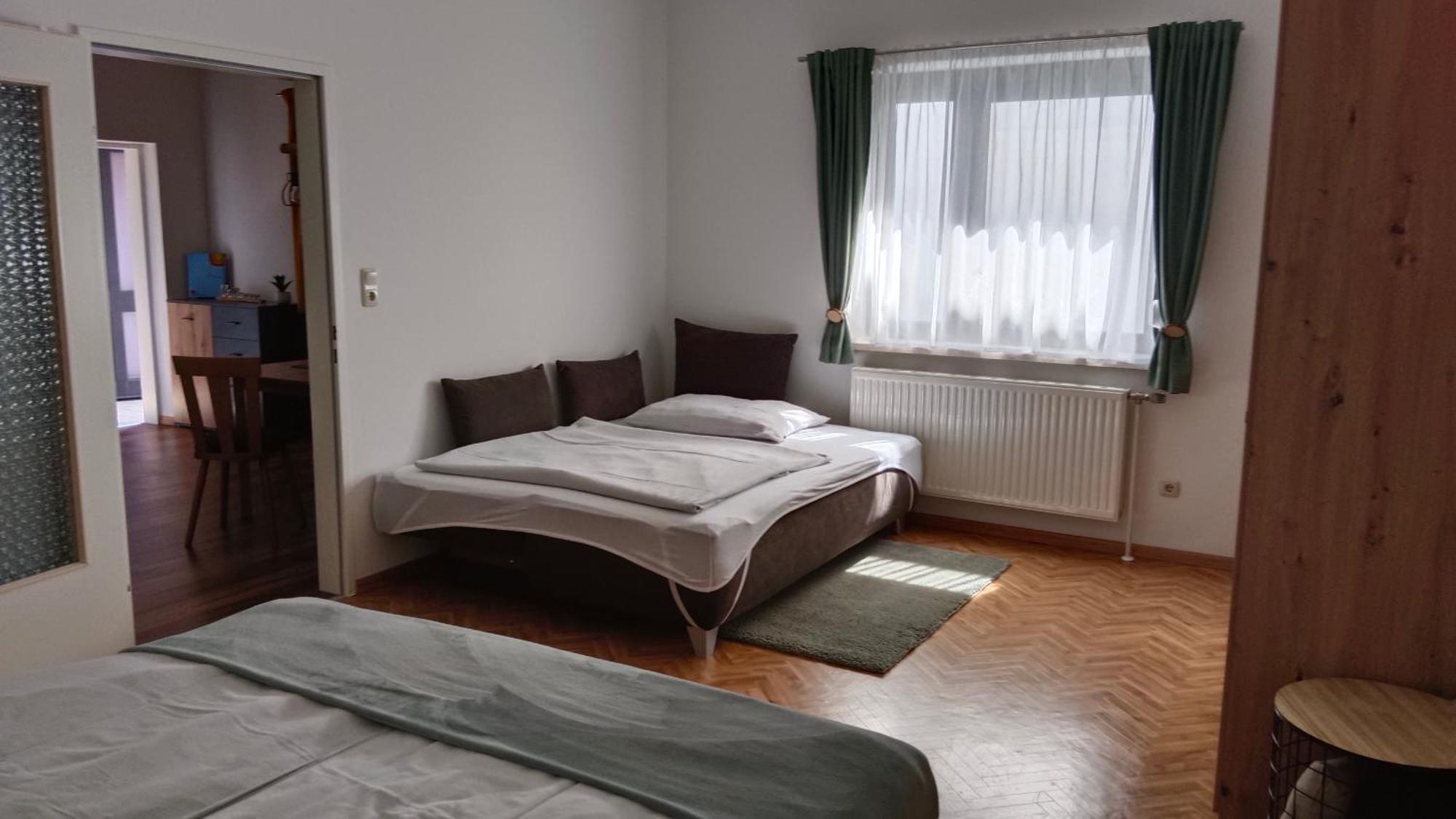 Appartment Weinbau Muellner Нойзідль-ам-Зе Екстер'єр фото